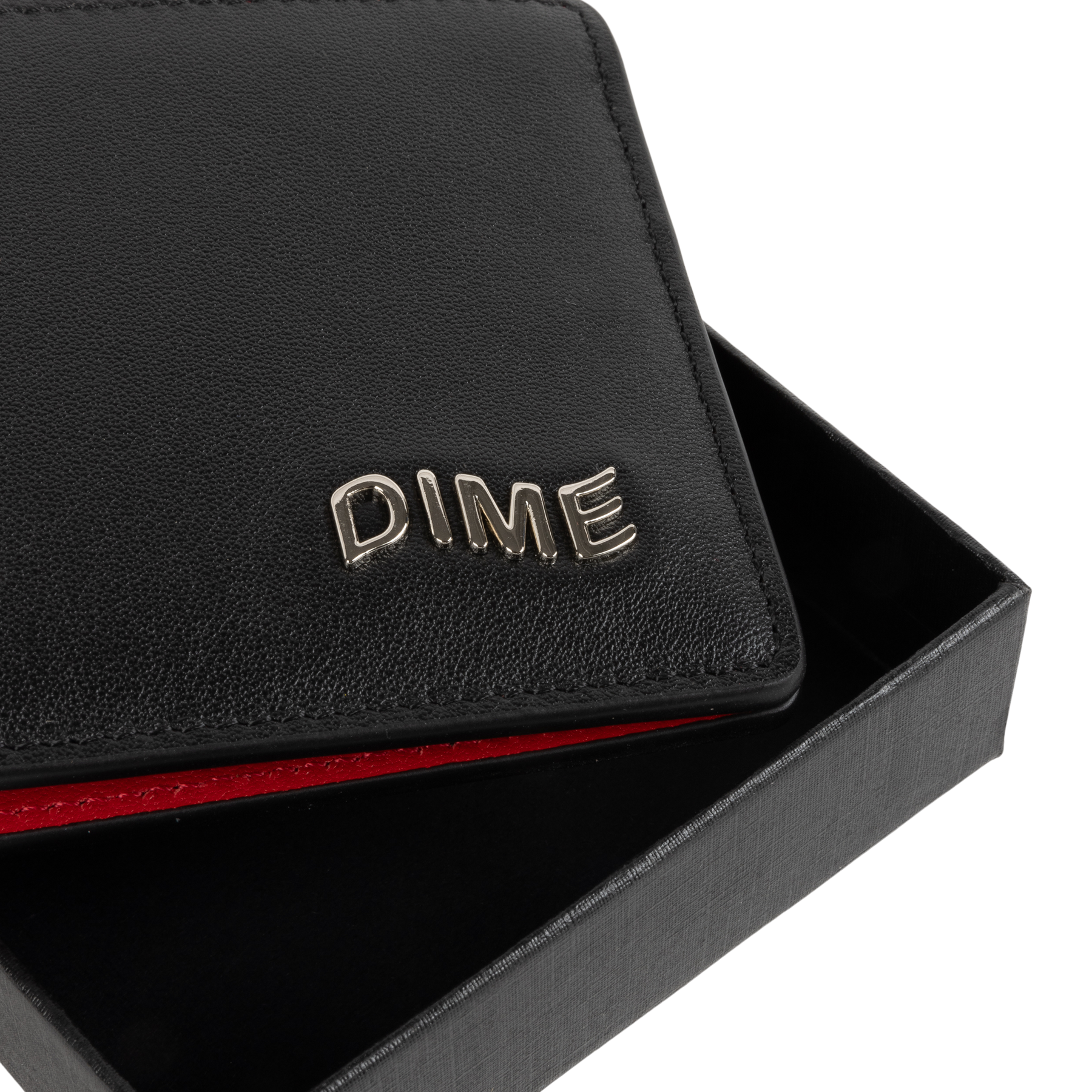 ACCESSORIES_FA25_WALLET_BLACK_PRODUCT-01_1800x1800_b13a42f7-2365-4a35-9358-118d56537548.png