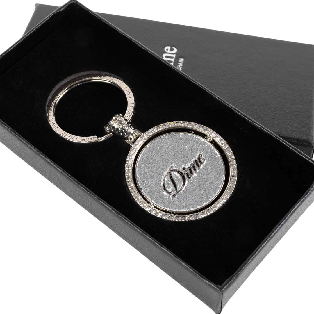 ACCESSORIES_HO25_KEYCHAIN_SILVER-01-Photoroom.png