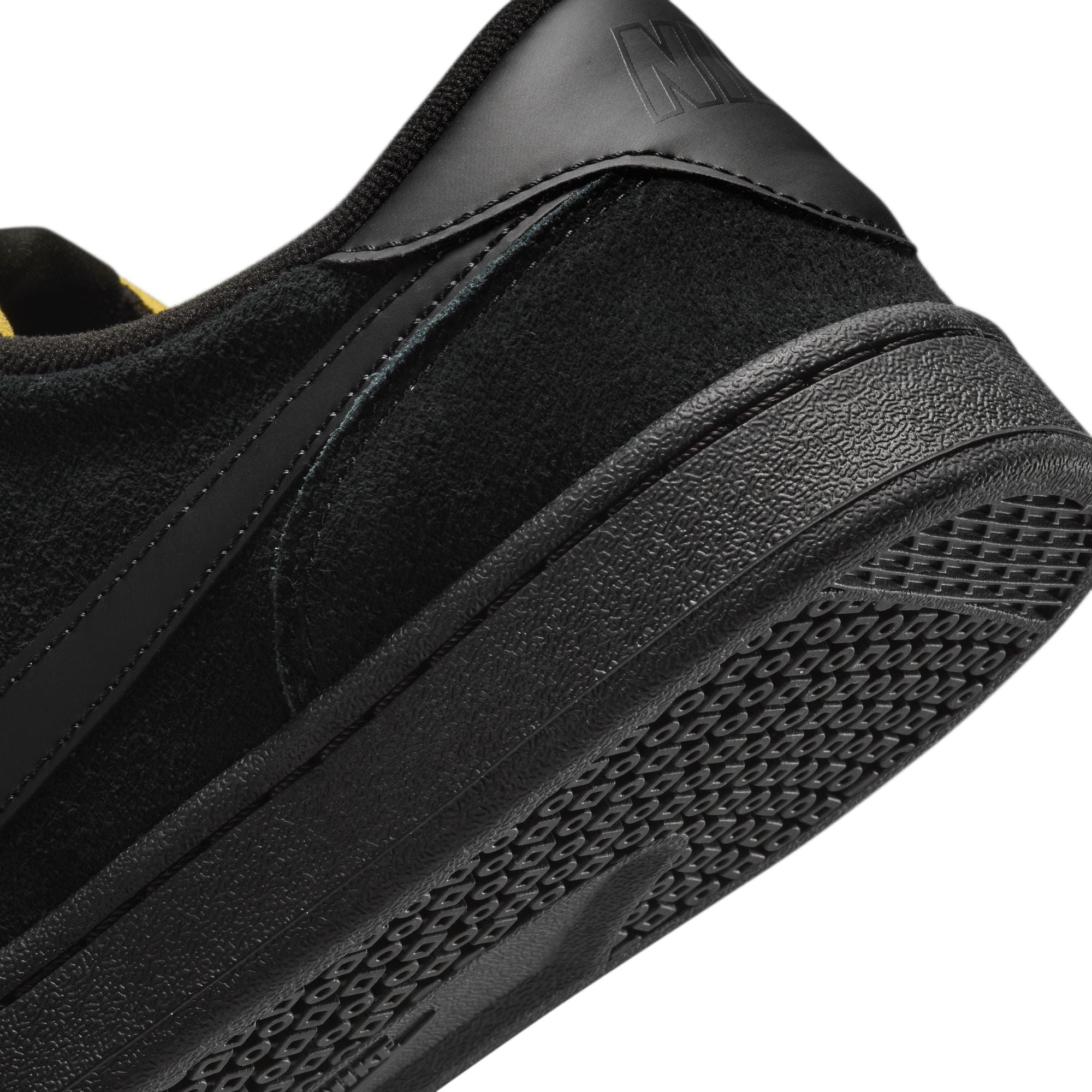 FC Classic - Black/Black-Black-Vivid Orange
