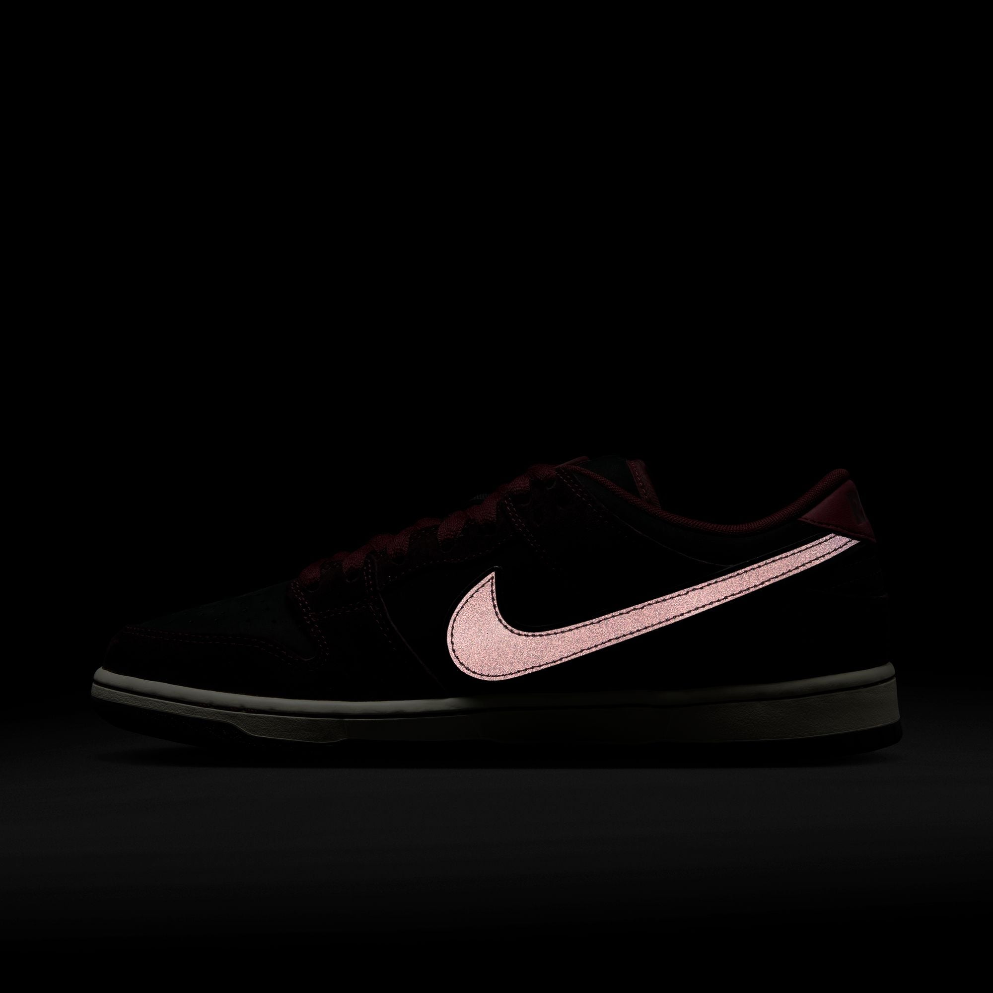 Dunk Low Pro x Riot Skateshop - Mahogany/Dark Beetroot/Team Red