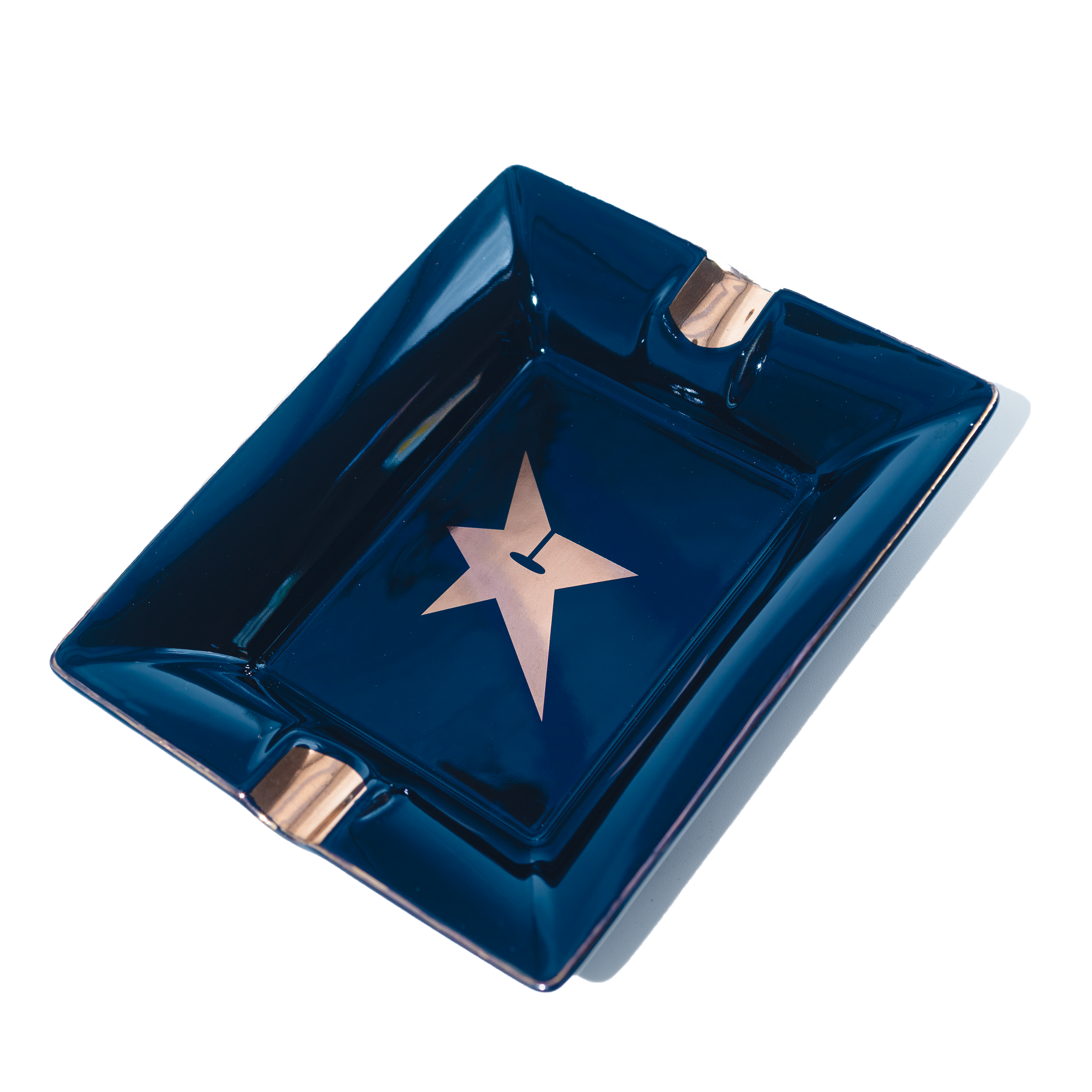 Ashtray_Blue_1.png