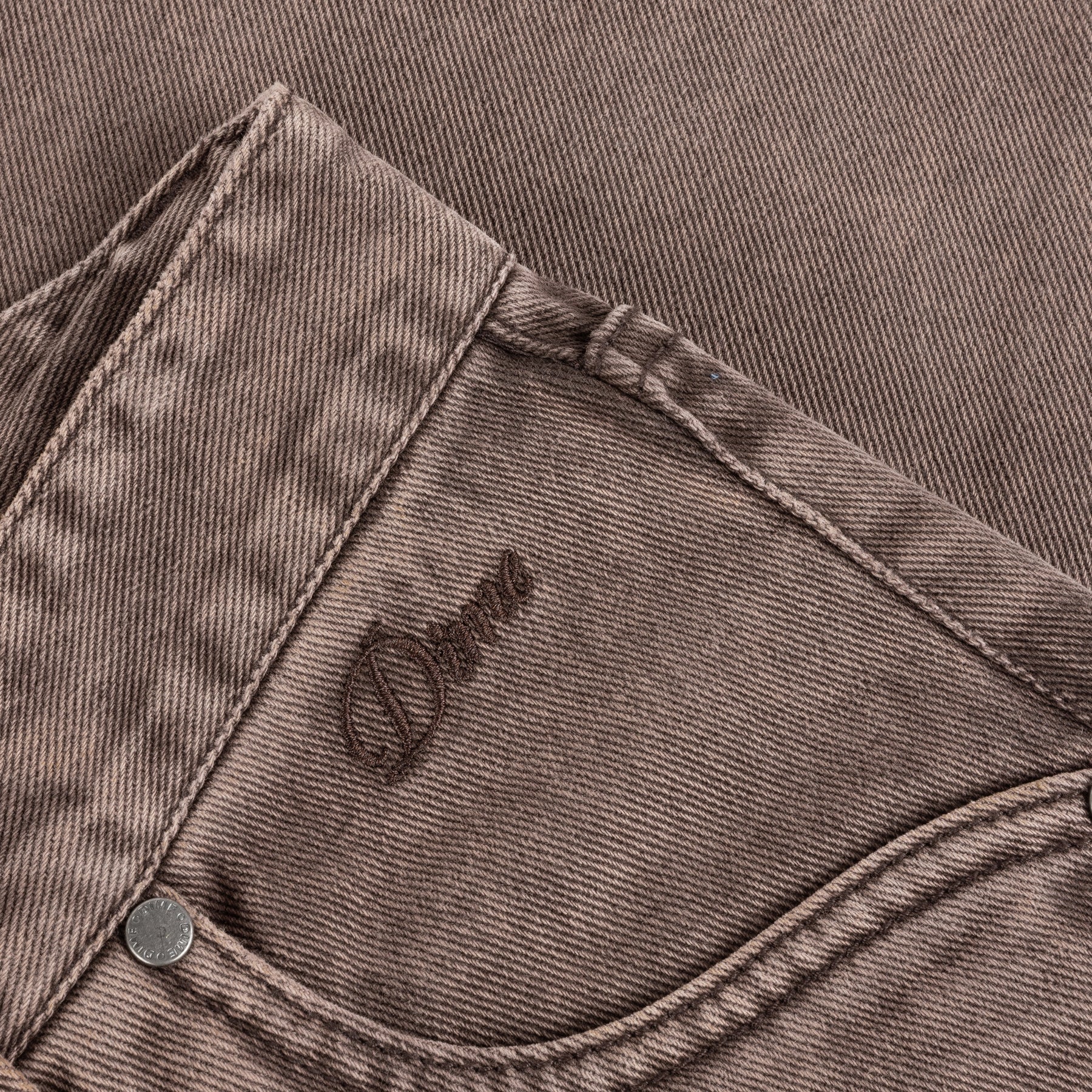 BOTTOMS_FA25_STRAIGHTDENIM_SANDBLASTEDBROWN_PRODUCT-01_1800x1800_4a79de42-741a-4a8c-a362-6d8674182d86.jpg