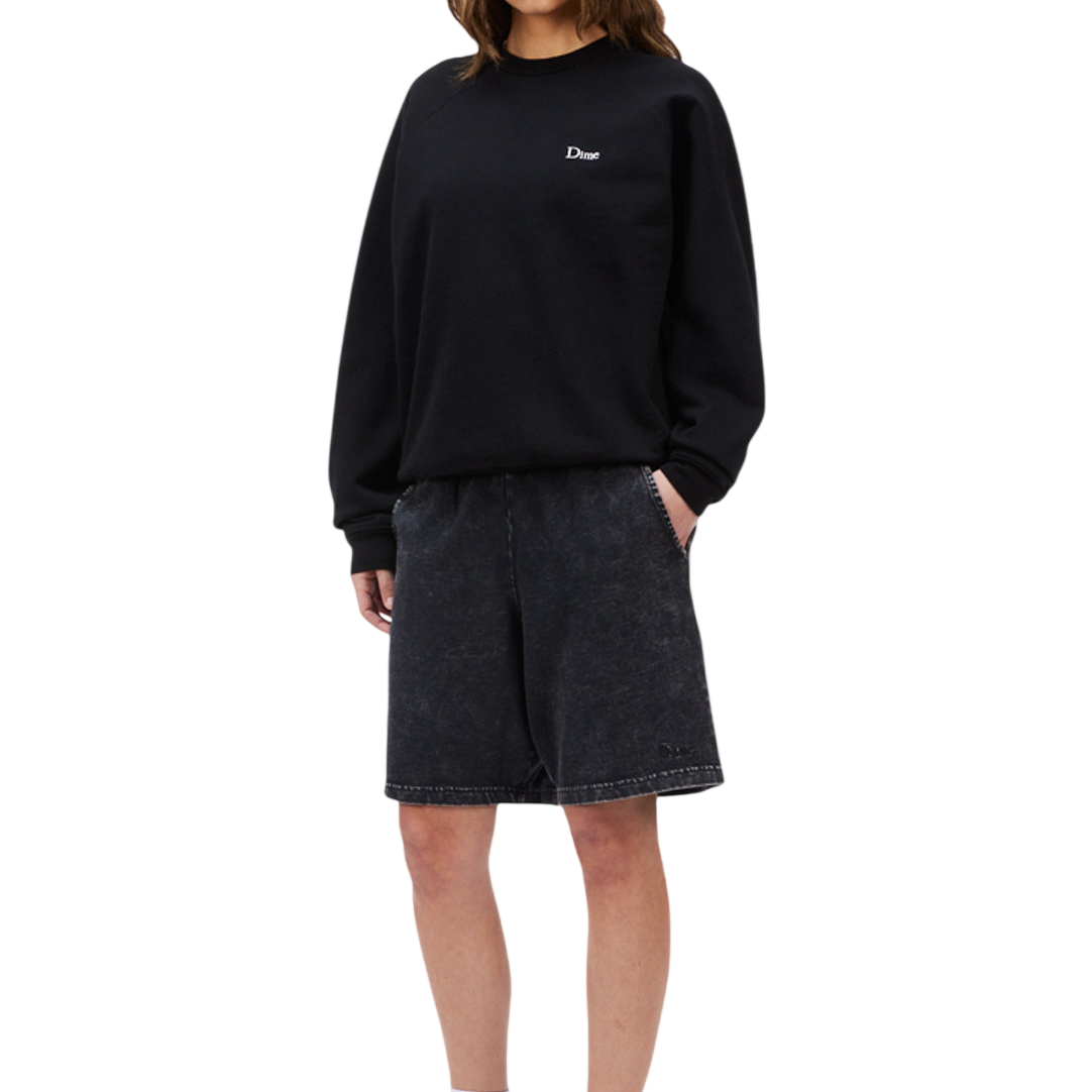 Classics_SU26_ClassicSmallLogoCrewneck_Black_Model_01-Photoroom.png