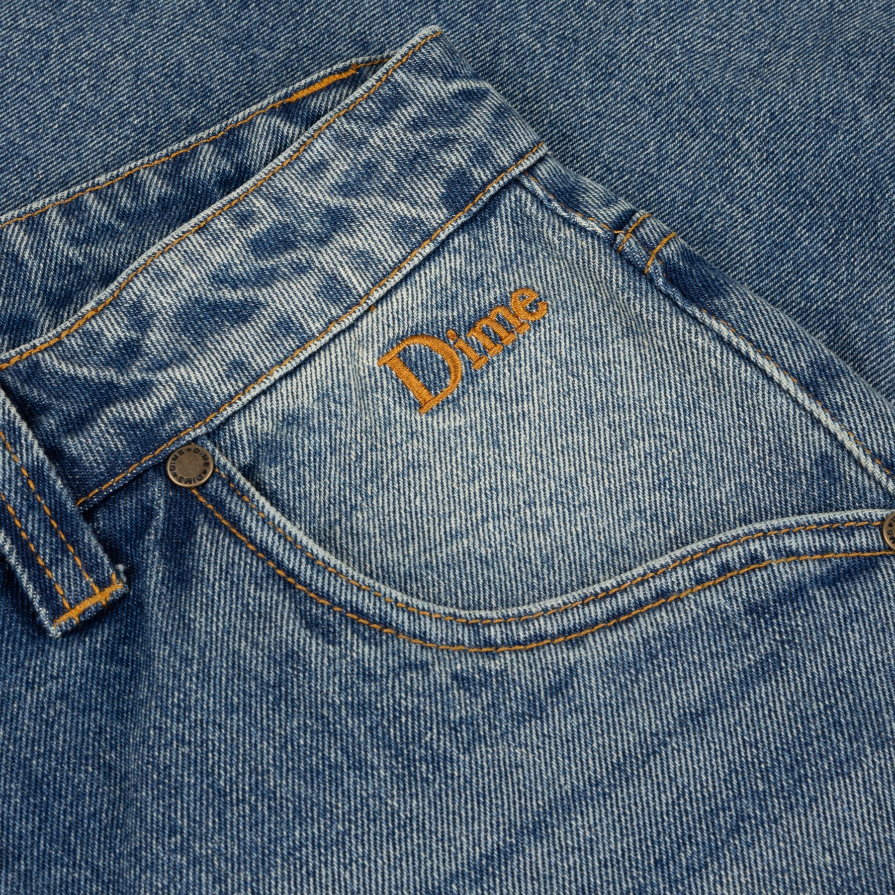 Details_ClassicBaggyDenim_SP25D2_SandblastedIndigo_2_1800x1800_8bc4de98-f95d-46e1-8d57-3cc1e4066737.jpg