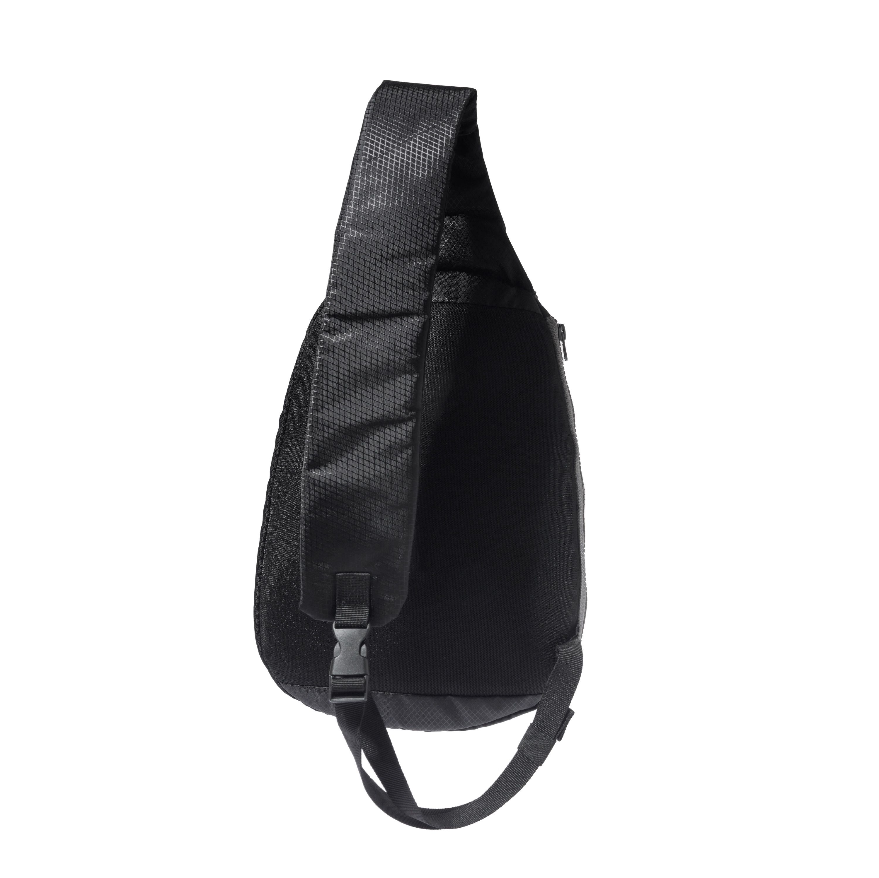 ExpressShoulderBagBlack2_1.jpg