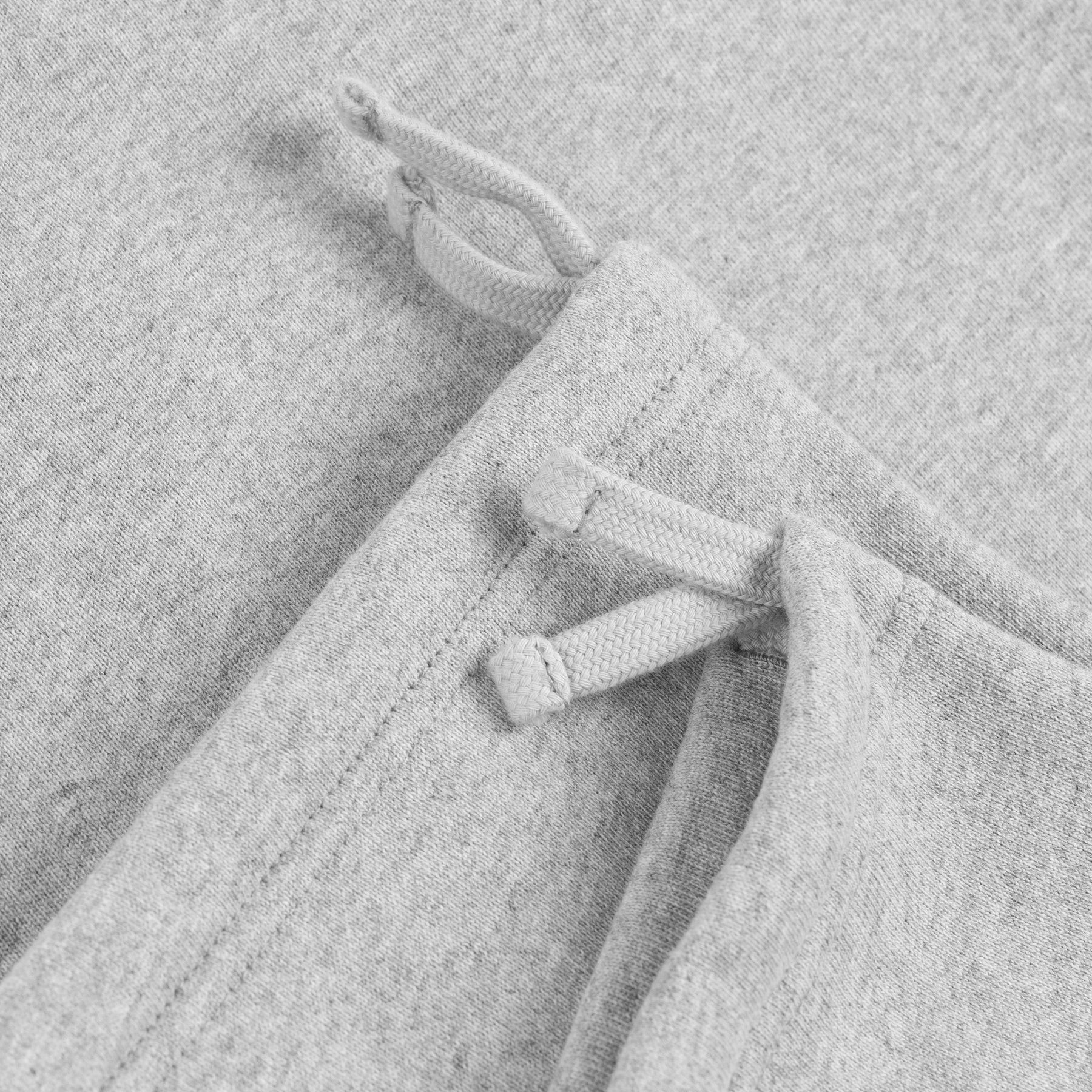 SWEAT_FA25_SMALLOGO_HEATHERGRAY_HALF-02_1800x1800_3dabdf9d-2a23-43df-b018-63e88015132c.jpg