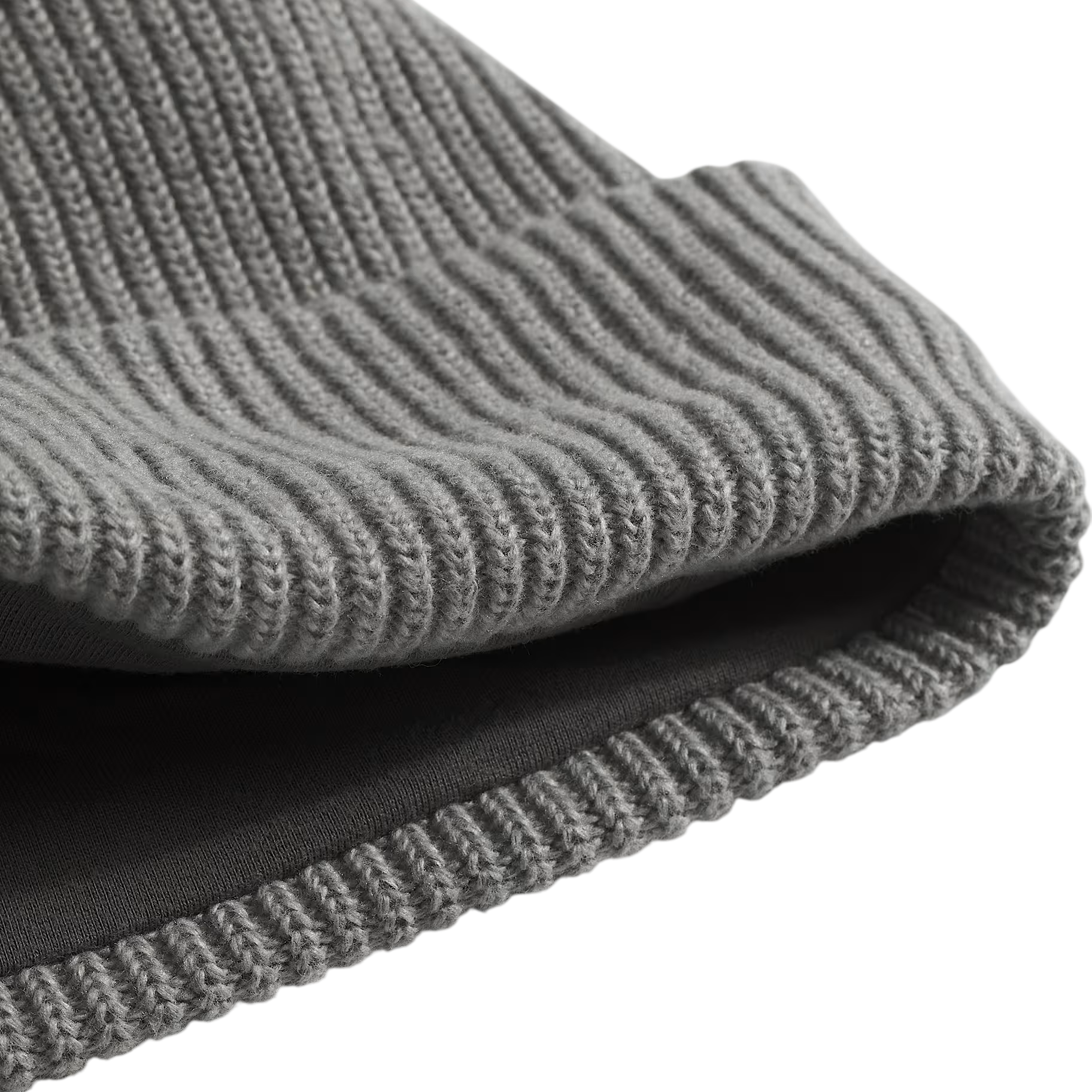 Salty-Lined-Beanie-TNF-DETAIL3-Photoroom.png