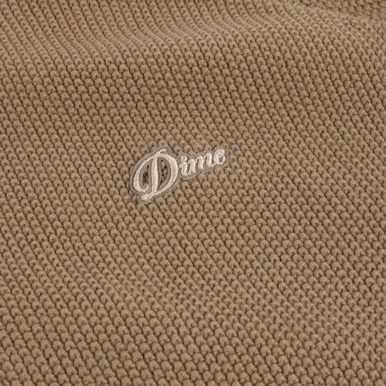 TOPS_FA26D2_SWEATER_CAMEL_DETAIL_01.jpg