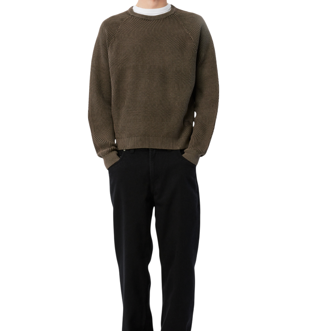 TOPS_HO25_KNITSWEATER_BROWN_MODEL_01_31466e43-a68b-43f6-bf03-ef63dcabecfb.png