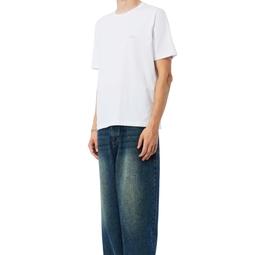 TSHIRTS_HO25_CURSIVESMALL_WHITE_MODEL-Photoroom.png