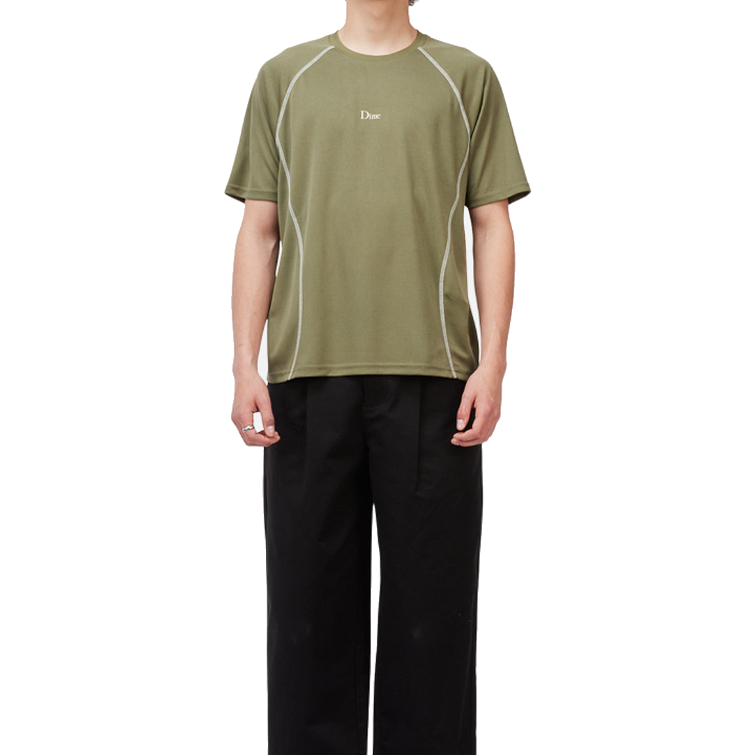 Tops_SU26_TrainingJersey_MilitaryOlive_Model_01_shopify_white.png