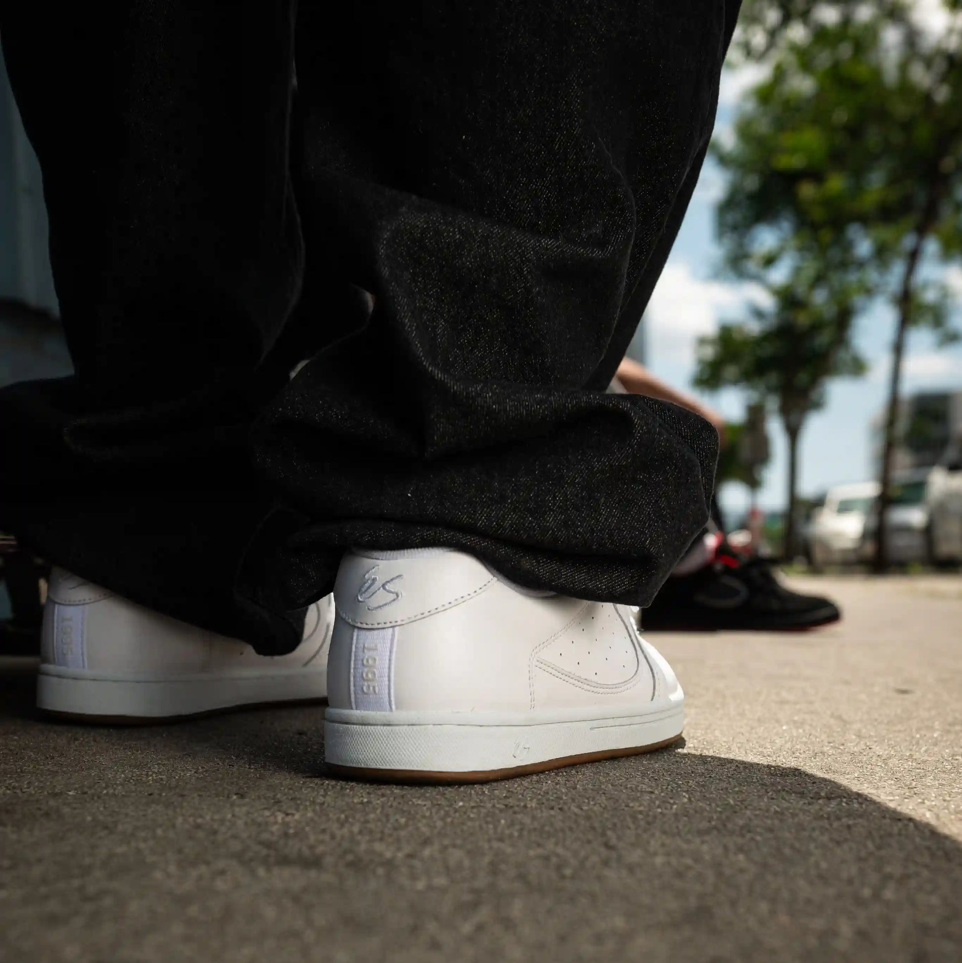 Accel - White
