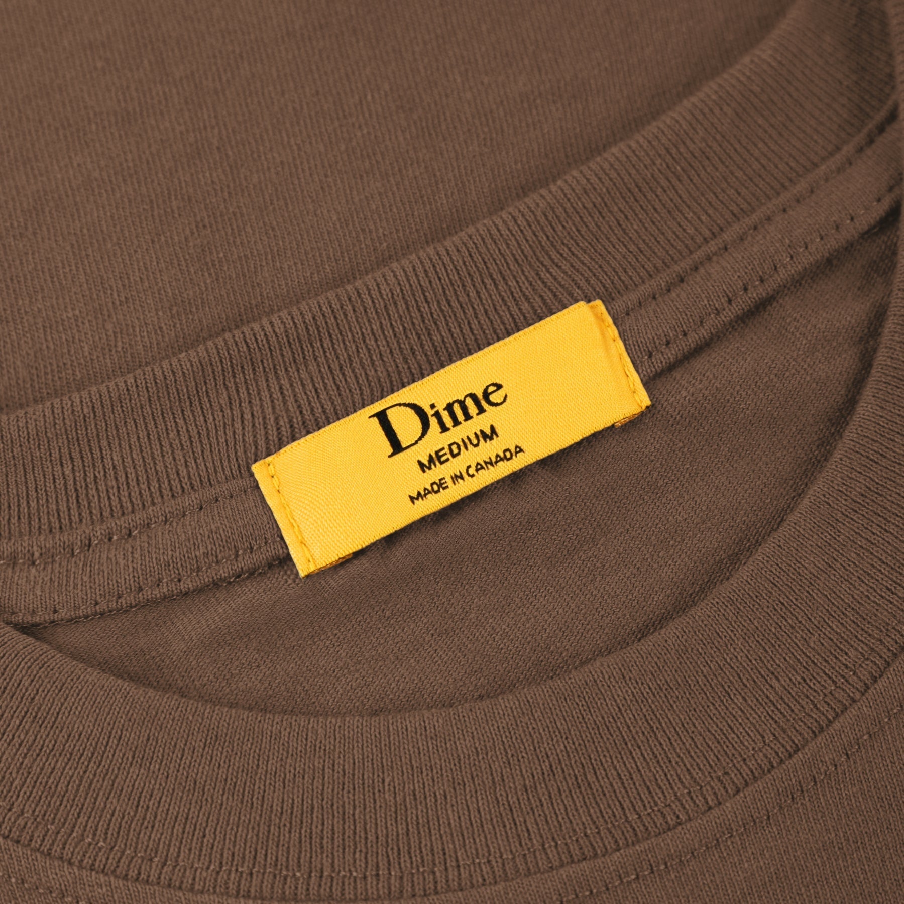 close-up-tshirt-ho23-dkbrown-1800x1800.jpg